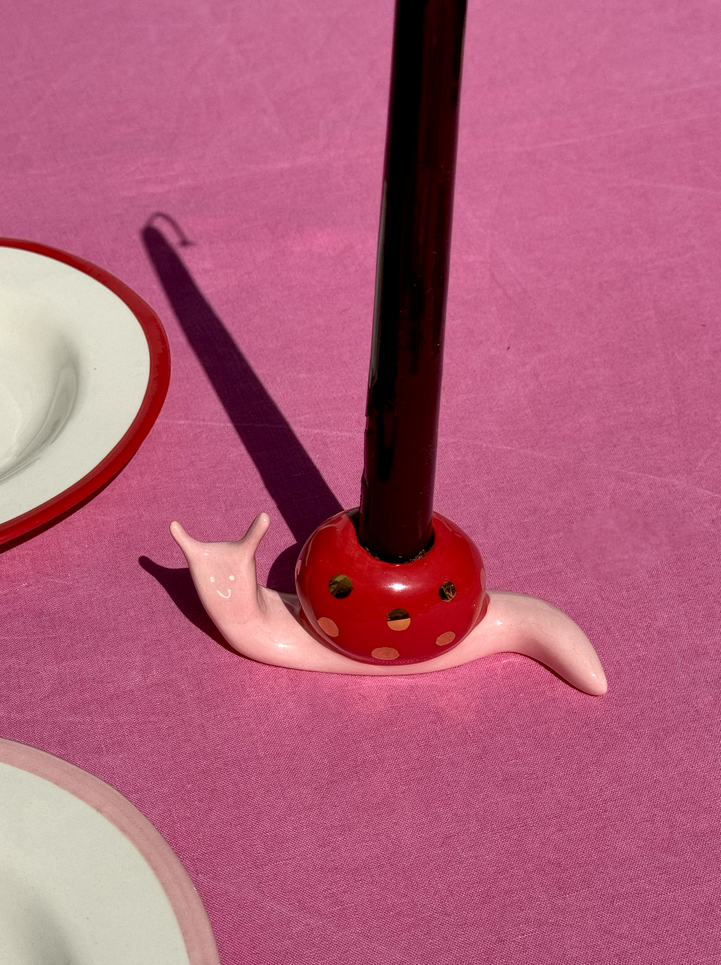 The hard shell - Set of 2 snail candleholders Red & Pink with Gold Dots