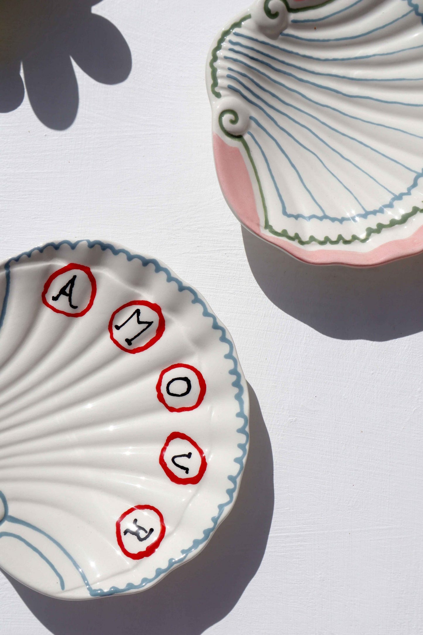 Set of 2 Amour Shell Dishes