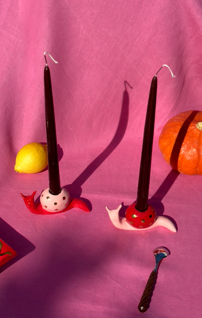 The hard shell - Set of 2 snail candleholders Red & Pink with Gold Dots