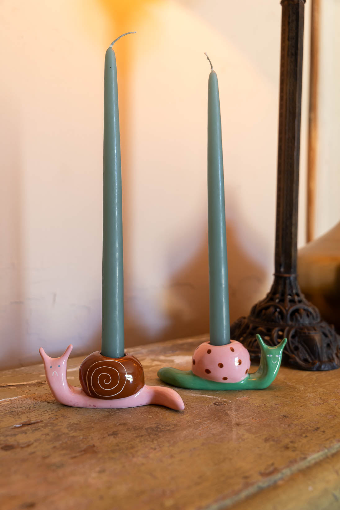 The hard shell - Set of 2 snail candleholders